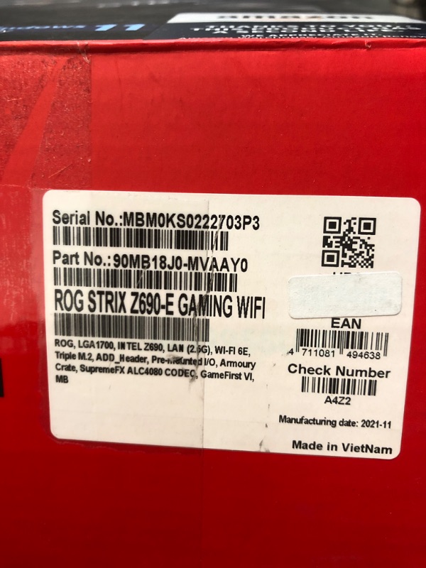 Photo 3 of ASUS ROG Strix Z690-E Gaming WiFi 6E LGA 1700(Intel 12th Gen)ATX motherboard(PCIe 5.0,DDR5,2.5 Gb LAN,Thunderbolt 4,5xM.2,1xPCIe 5.0 M.2,ROG Hyper M.2 Card,Front panel USB 3.2 Gen 2x2 Type-C)