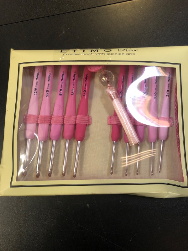 Photo 2 of Tulip Etimo Rose Crochet Hook Set, multicolor, 2,2.5,3.0,3.5,4.0,4.5,5.0,5.5,6.0 millimeters