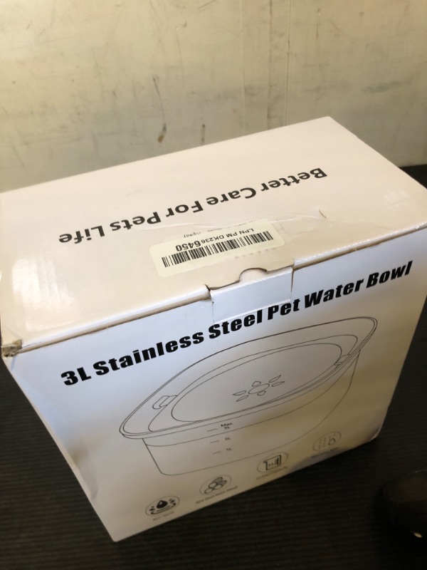 Photo 1 of 1pc  UPSKY 3L Dog Water Bowl 101oz Stainless Steel Dog Bowl No Spill Large Capacity Dog Food Water Bowl Slow Water Feeder, Spill Proof Pet Water Dispenser Vehicle Carried Travel Water Bowl