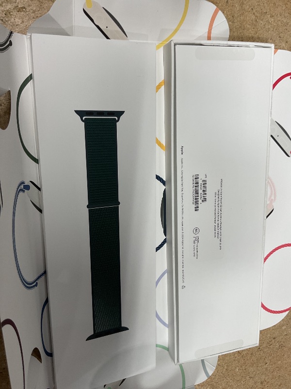 Photo 6 of Apple Watch SE (2nd Gen) [GPS 40mm] Smartwatch with Aluminum Case with Starlight Sport Loop. Fitness & Sleep Tracker, Crash Detection, Heart Rate Monitor, Retina Display, Carbon Neutral