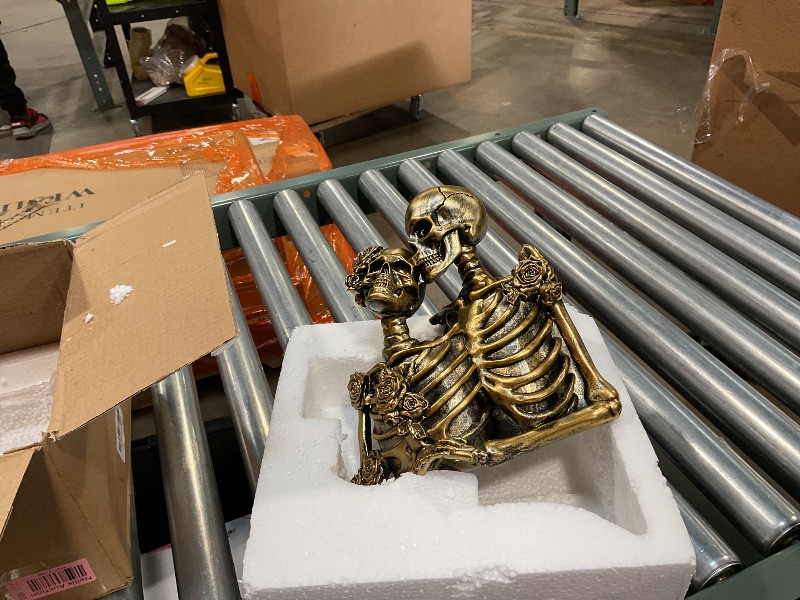 Photo 1 of Octdays Skull Statue Home Decor: White Skeleton Figurines for Shelf Mantel Decoration Unique Couple Sculpture Adult Skull Model Retro Resin Collectible Halloween Party Decorations