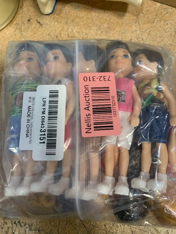 Photo 1 of 10 5in Male dolls