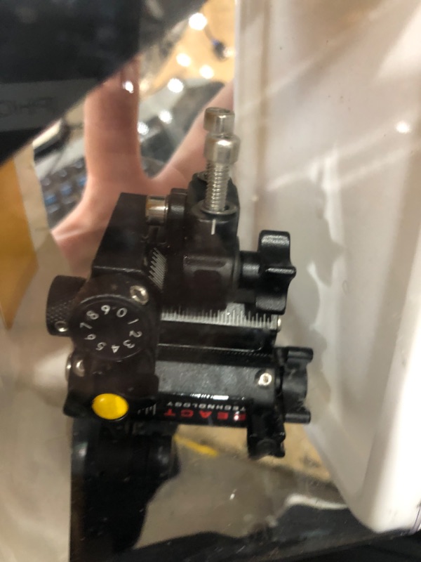 Photo 1 of Trophy Ridge Digital React Trio Pro 3-Pin Archery Bow Sight, Right Hand, 0.019 Pin