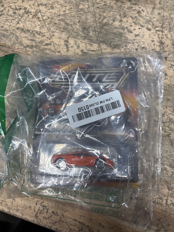 Photo 2 of Hot Wheels Porsche 928 Safari - Elite 64 (2024) #7