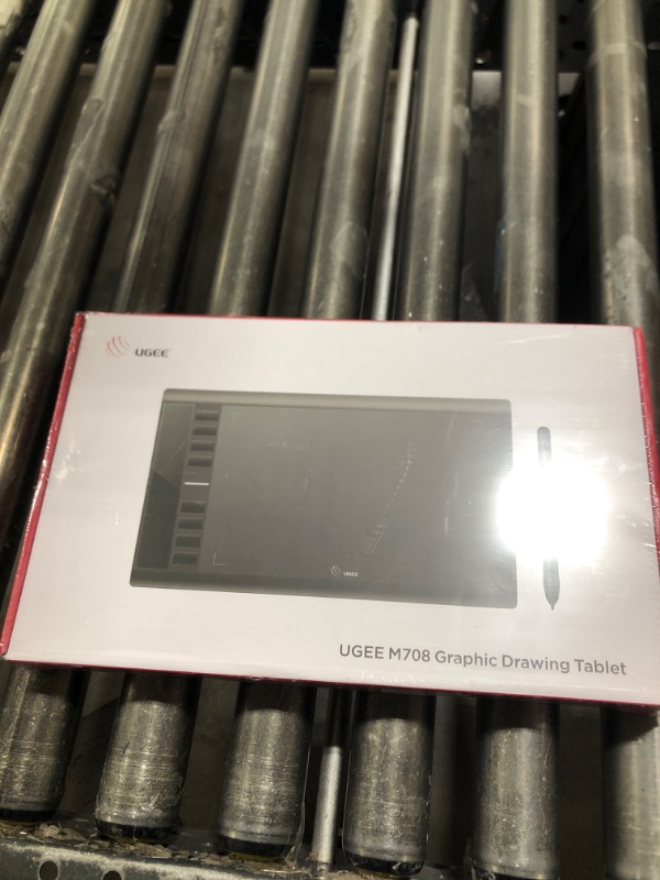 Photo 1 of UGEE 15.4 inch Drawing Tablet with Screen?143% sRGB UE16 Computer Graphics Tablet with Full-Laminated Screen 8+1 Hot Keys 16K Level Pressure Battery-Free Stylus?Drawing Pad for PC/Windows/Mac/Android
