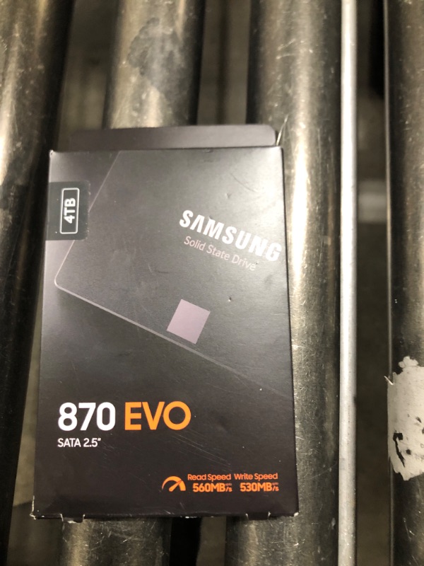 Photo 1 of SAMSUNG 870 EVO 4TB 2.5 Inch SATA III Internal SSD (MZ-77E4T0B/AM) , Black
