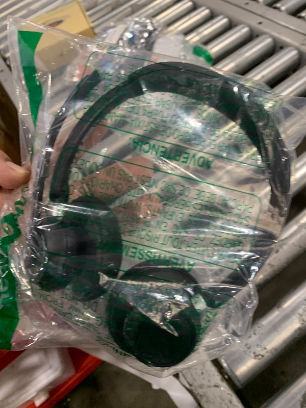 Photo 1 of HEADPHONES HEADSET