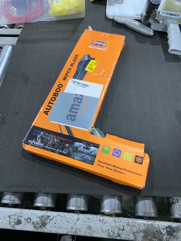 Photo 1 of AUTOBOO 22" and 20" Windshield Wipers Blades (Pack Of 2),OEM Quality Premium All-Seasons Wiper blades,Stable and Quiet Armor wiper blades