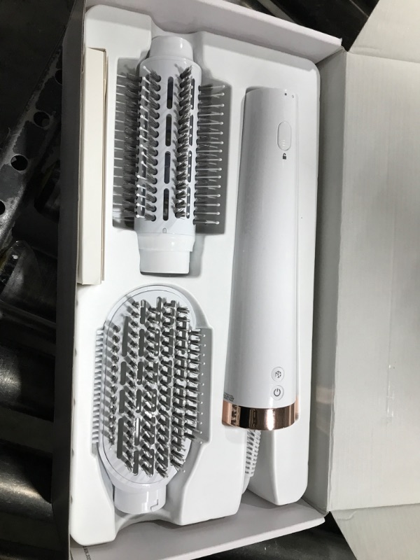 Photo 1 of "T3 AireBrush Duo Interchangeable Hot Air Blow Dry Brush with Two Attachments ? Includes 15 Heat and Speed Combinations, T3 IonFlow Technology, Volume Booster Switch, Lock-in Cool Shot"