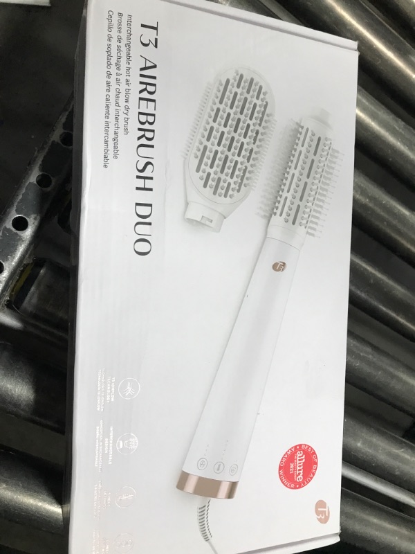 Photo 1 of "T3 AireBrush Duo Interchangeable Hot Air Blow Dry Brush with Two Attachments ? Includes 15 Heat and Speed Combinations, T3 IonFlow Technology, Volume Booster Switch, Lock-in Cool Shot"
