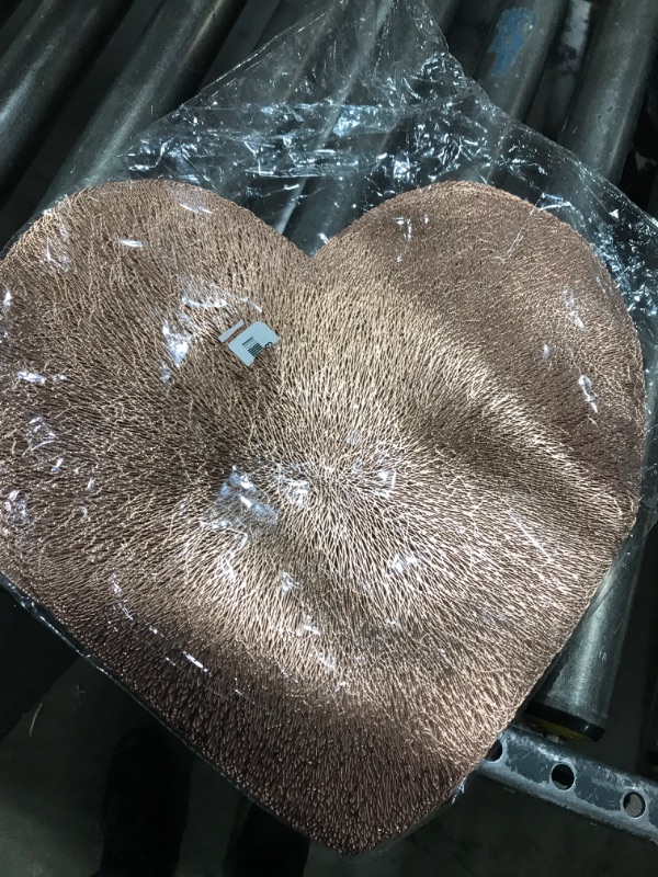 Photo 1 of 16 PCS Heart-Shaped Placemats and Coaster Placemats Rose Gold PVC Waterproof Dining Table Mats Decor for Party Kitchen Dining