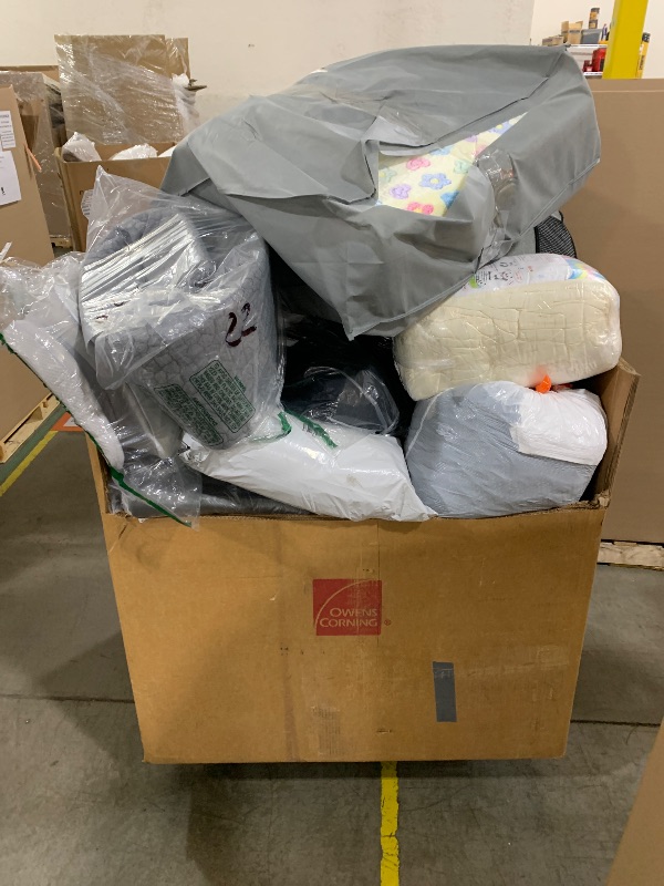 Photo 1 of Miscellaneous Home Comfort Items, 22 Items (Speedpack Not Included)