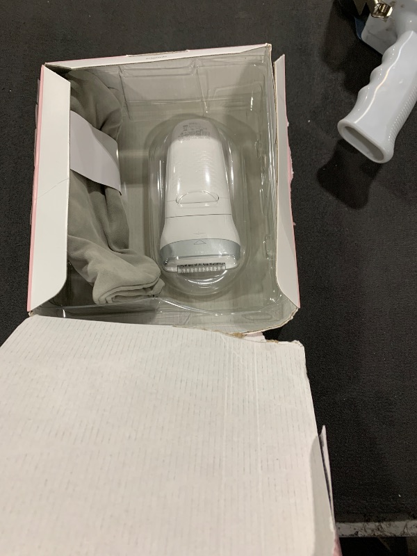 Photo 1 of Braun Epilator Silk-épil 7, Hair Removal Device, Women Shaver & Trimmer, Wet and Dry, Wide Head, Includes Shaver Head and Trimmer Comb, SE7-041, Silver
