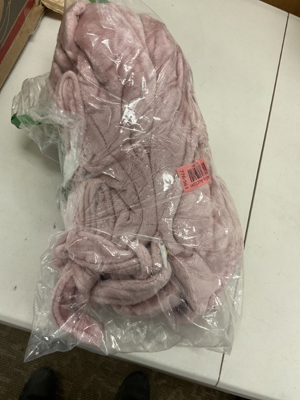Photo 1 of U2SKIIN Women Hooded Fleece Robe, Short Plush Robes for Womens With Hood Soft Warm Spa Bathrobe(Dusty Pink, 2XL/3XL)