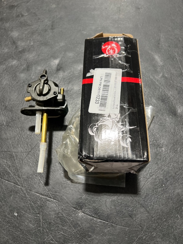 Photo 1 of Fuel Valve Petcock For Suzuki GT380 GT550 GT750 1972 1973 1974 1975 1976 1977 44300-33600