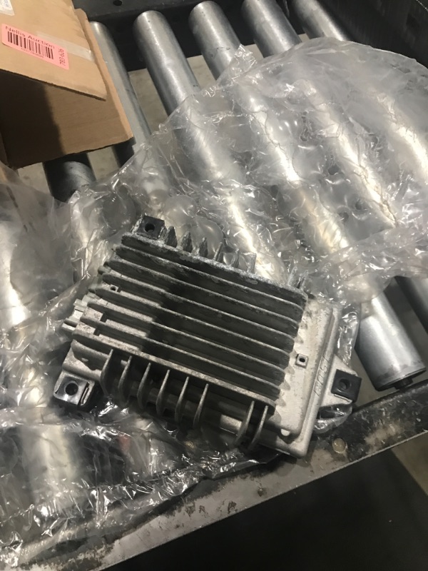 Photo 1 of GM Genuine Parts 25994309 Radio Speaker Amplifier