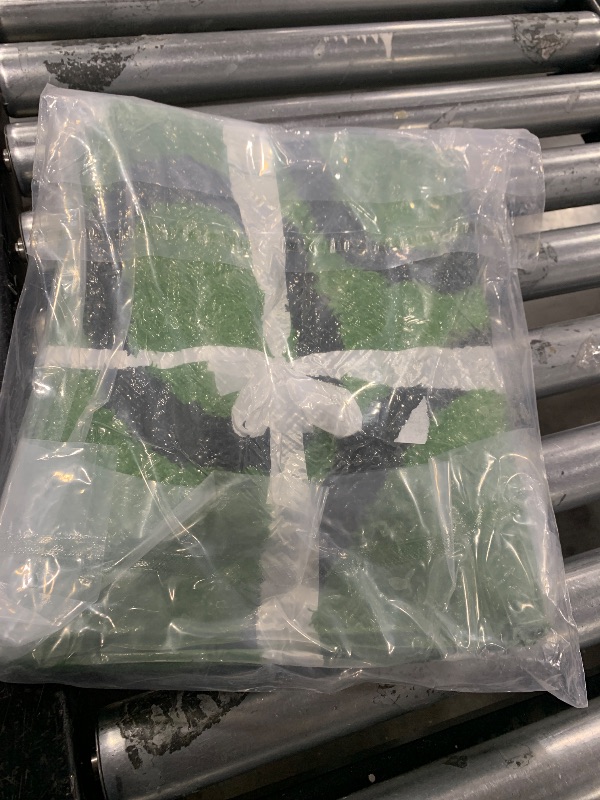 Photo 1 of Qeils Washable Pee Pads for Dogs, 2 Pack Super Absorbent Reusable Puppy Pads with Green Long Wool for Potty Training, Floor, Couch, Bed, and Crate,36"x 41"