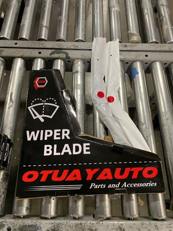 Photo 1 of OTUAYAUTO Premium Windshield Wiper Blades - Replacement for Ford Mustang 10-23, Lincoln MKZ 13-20 - Precision Fit, All-Weather Performance, Pinch Tab Front Window Wiper Blades - 22"+20" (Pack of 2)