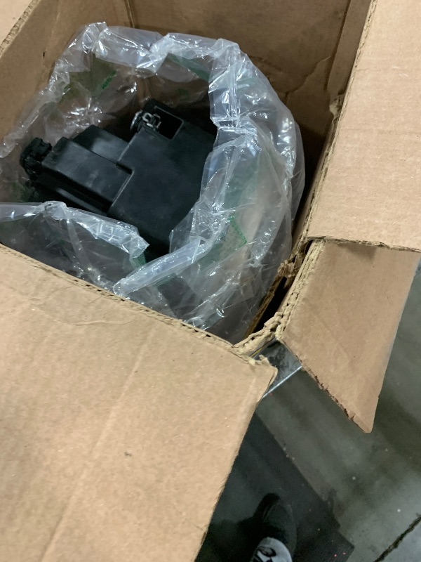 Photo 1 of Huray Headlight Assembly for Jeep Renegade 2015-2018 Halogen Type Head Lamp Replacement Passenger Side 68256567AA, CH2503273 RH