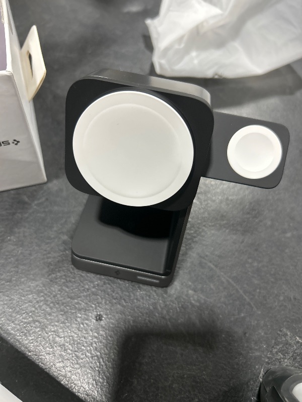 Photo 1 of Spigen 3 in 1 Wireless Charging Station for MagSafe [Certified] Charger Stand 15W Fast Charging for iPhone 16e 16 Pro Max/ 16 Pro/ 16 Plus/ 16 15 14 13 AirPods Apple Watch 10 Ultra 2Wallet Accessories