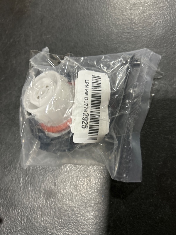 Photo 1 of Gas Cap Replacement 95995094 for Buick LaCrosse Rendezvous,Chevy Malibu Impala Equinox Colorado Trailblazer,Cadillac CTS STS DTS SRX XLR,Pontiac G5 G6 Grand Prix,GMC Canyon Envoy Savana Fuel Cap