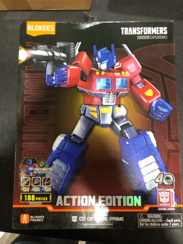 Photo 1 of Transformers Classic Class G1 Optimus Prime Model