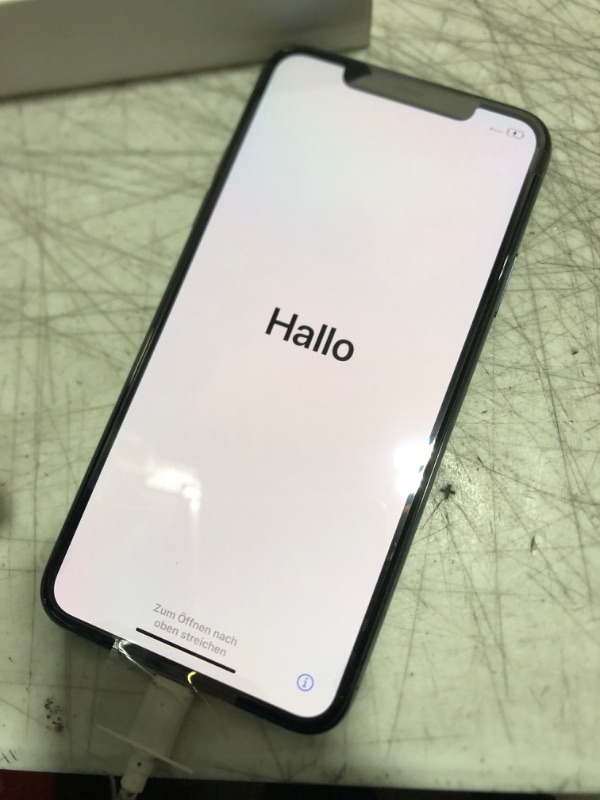 Photo 4 of Apple iPhone 11 Pro Max 64GB Midnight Green