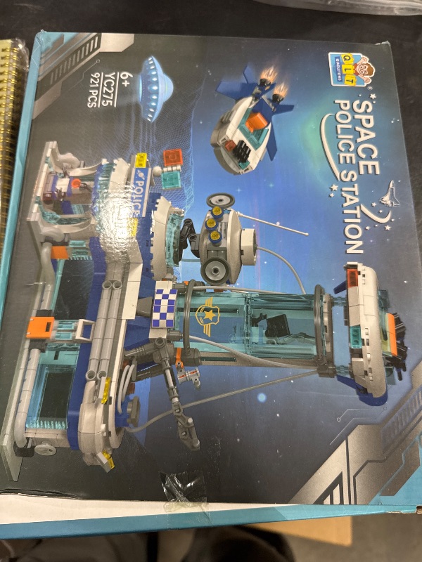 Photo 2 of QLT Space Police Station Builidng Set, 905 Pcs Building Toy Compatible with Lego, Little Spaceship, A Police Robot, Gift for Adult & Boys