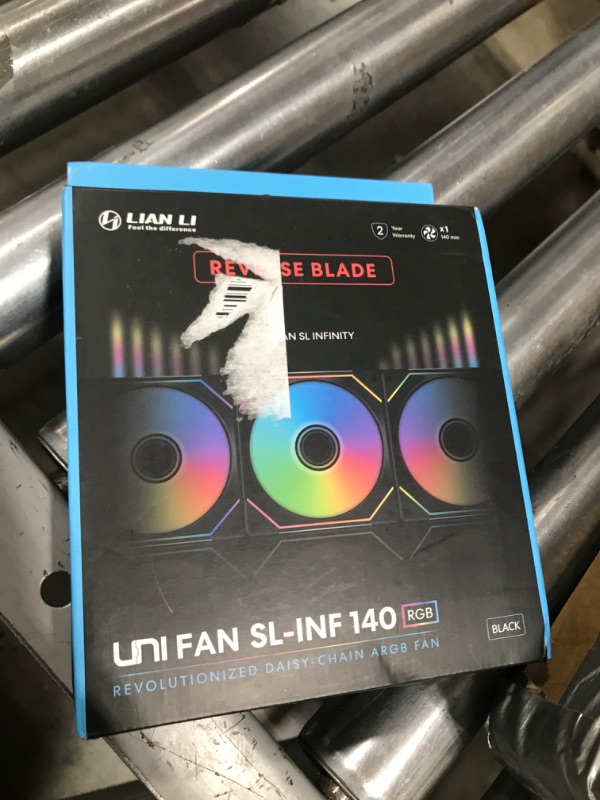 Photo 1 of Lian Li UNI Fan SL-Infinity 140 Reverse Blade-Single Pack-ARGB Fan-Daisy-Chain Design-Infinity Mirror-Customizable Lighting Effects-Without Controller-Black-(14RSLIN1B)