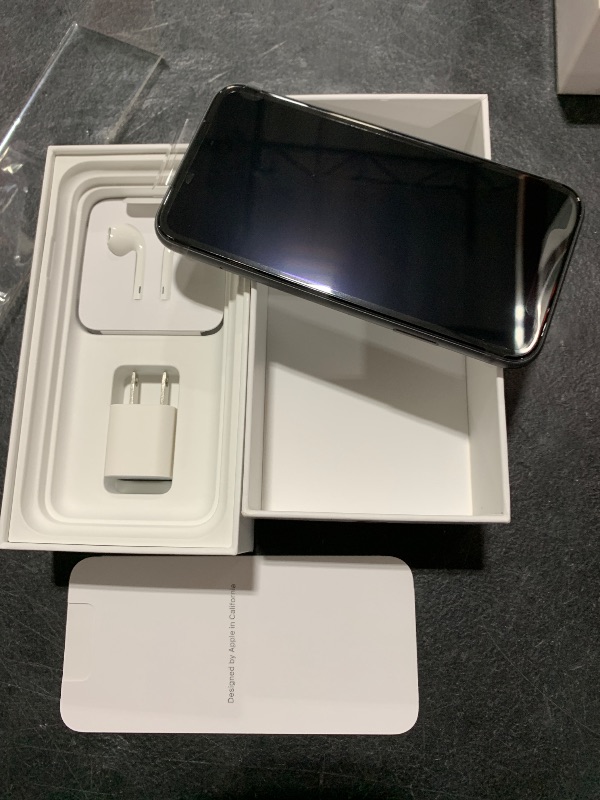 Photo 3 of Apple iPhone 11 (128GB) - Black (T-Mobile)