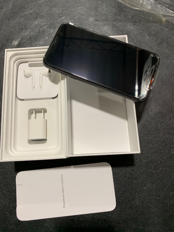 Photo 3 of Apple iPhone 11 (128GB) - Black (T-Mobile)