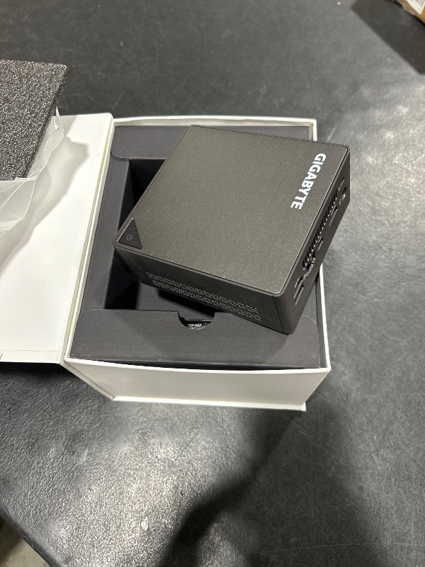 Photo 1 of GIGABYTE Ultra Compact Mini PC/Intel UHD Graphics 600/ M.2 SSD/HDMI (2.0A)/ DP1.2A Component- GB-BLCE-4105