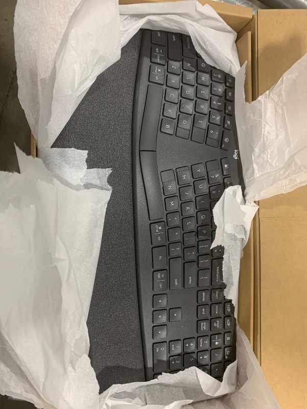 Photo 3 of Logitech Ergo K860 Split Wireless Keyboard for Business - Ergonomic Design, Secured Logi Bolt Technology, Bluetooth, Globally Certified, Windows/Mac/Chrome/Linux - Graphite