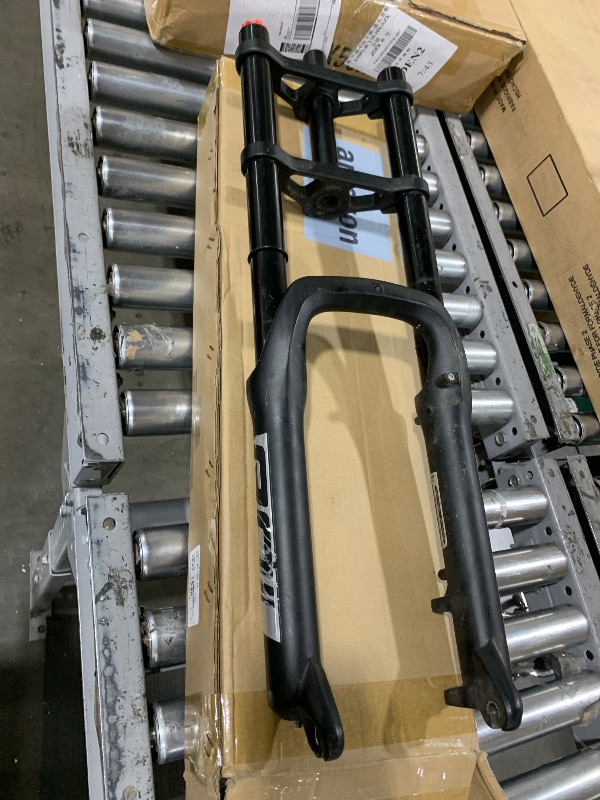 Photo 1 of B Bolany 20 * 4.0 inch Fat Tire Bike Air Suspension Fork - 120mm Travel, 135mm Spacing Hub, 9mm QR, Crown Lockout,Ultralight Mountain Bike Front Fork, Ideal for Snow Beach XC Mountain Bikes
