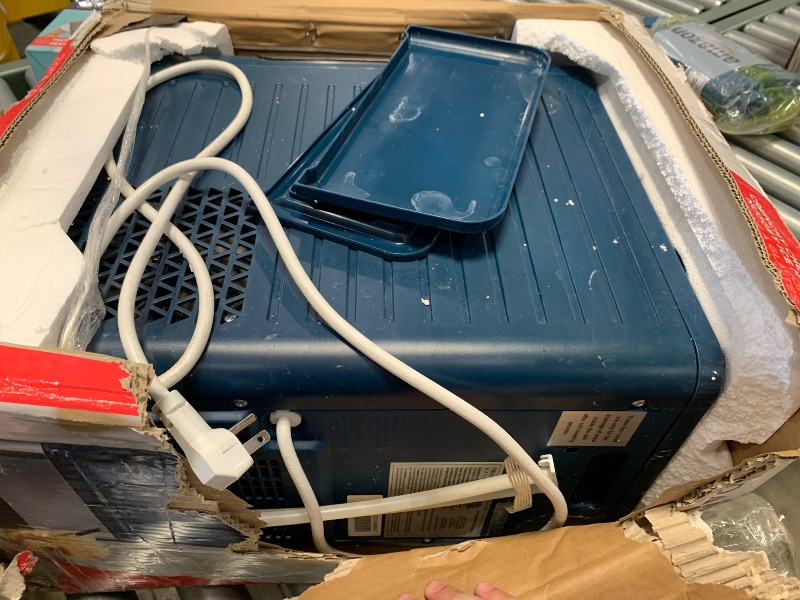 Photo 1 of ****PARTS ONLY *** FRIGIDAIRE Gallery EFIC255 Countertop Crunchy Chewable Nugget Ice Maker, 44lbs per Day, Auto Self Cleaning, 2.0 Gen, Navy