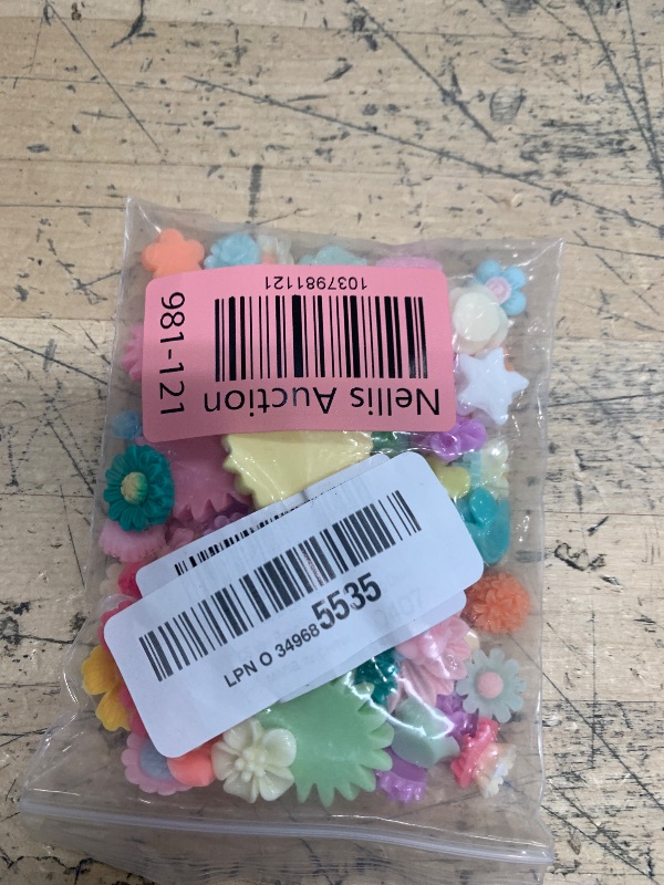 Photo 1 of 100PCS Flatback Resin Flower Charms Mini Flower Beads Charms Cabochons Embellishment Mixed Colors Daisy Resin Slime Charms for DIY Craft Scrapbooking Hair Clip Decor