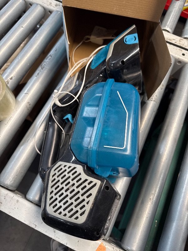 Photo 1 of (PARTIAL SET) (USED/FAIR) BLACK+DECKER spillbuster Cordless Spill + Spot Cleaner (BHSB320JP)