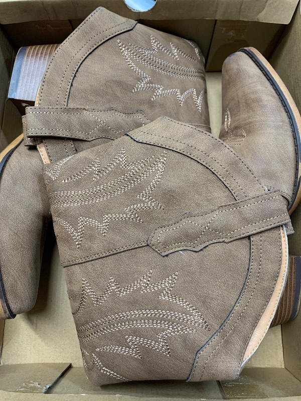 Photo 1 of (size 8)IUV Cowboy Boots For Women Western Cowgirl Boots with Chunky Heel Mid Calf Snip Toe Ideal for low insteps