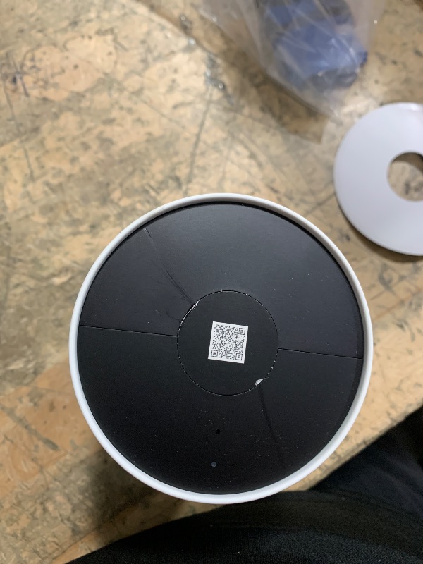 Photo 1 of (PARTIAL SET) (USED/FAIR) Google Nest Cam Outdoor or Indoor, Battery - 2nd Generation - 1 Pack