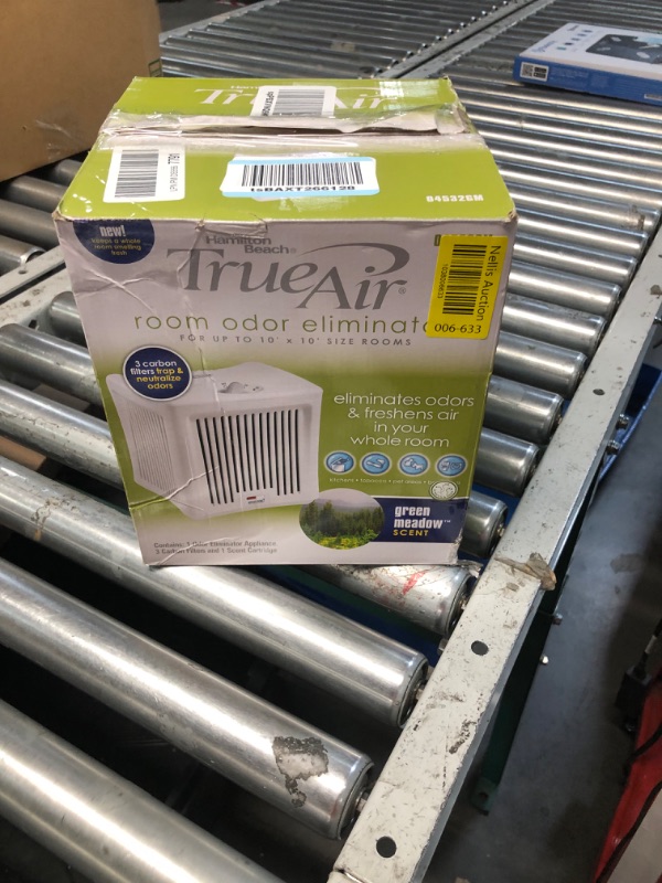 Photo 1 of *** parts only non refundable*** Hamilton Beach TrueAir Room Air Freshener Odor Eliminator with 3 Carbon Filters + Green Mountain Scent Cartridge for Common Household-Tobacco, Pet, Bathroom & Trash, White (04532GM)