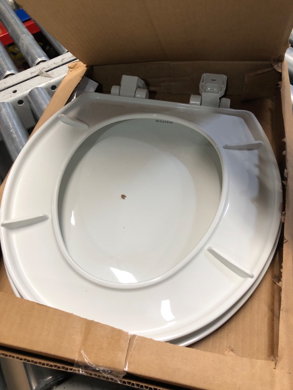 Photo 1 of ***(USED)***
Mayfair Caswell Modern Slow Close Toilet Seat, Easy Clean Hinges and Durable Plastic Seat, Round, White