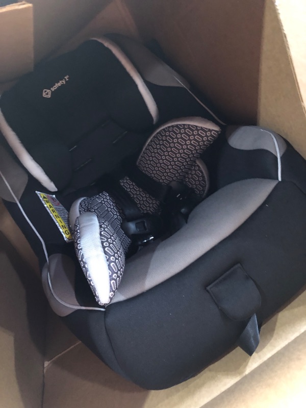 Photo 1 of Safety 1st Guide Convertible Car Seat, Fits 3 Across, Forward Facing and Rear Facing, Chambers