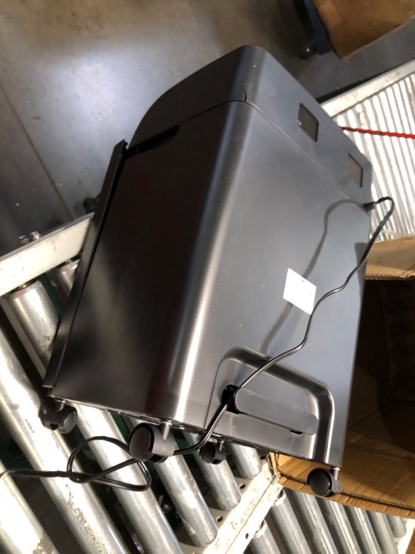 Photo 1 of ***DAMAGED - CRACKED - SEE PICTURES - UNABLE TO TEST***
Woolsche Paper Shredder, 18-Sheet Cross Cut with 5.28-Gallon Pull Out Bin, P-4 Security Level, Shred Paper and Credit Card and CD, Durable&Fast with Auto Jam Proof System Shredder for Office