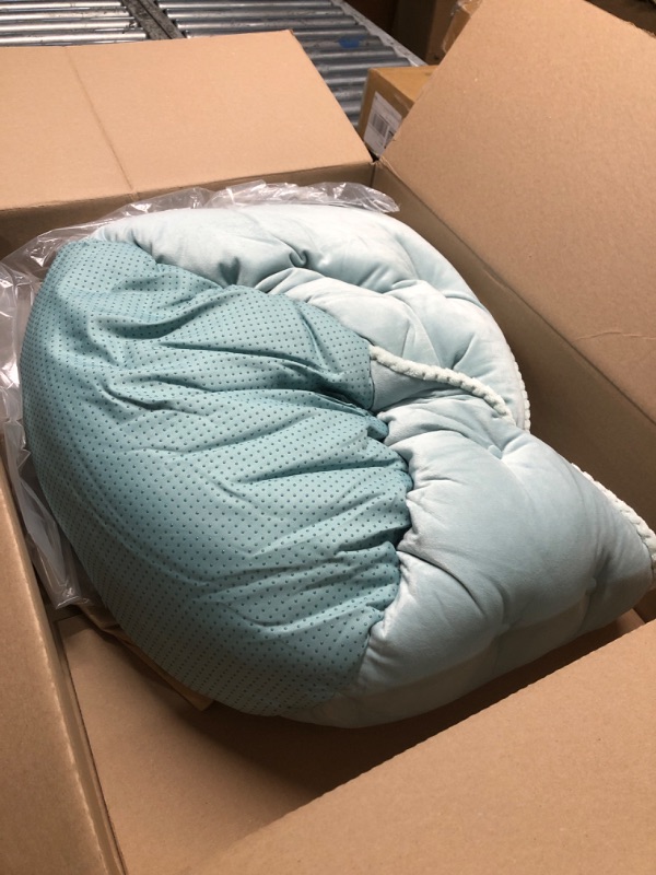 Photo 1 of (FAIR/USED) Furhaven 24" Round Pet Bed for Indoor Cats & Medium/Small Dogs, 100% Washable, For Pets Up to 35 lbs - Minky Plush & Velvet Hug Bed - Aquamarine, 24-inch