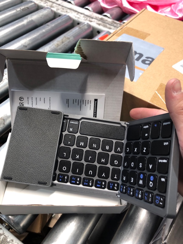 Photo 1 of (FAIR) seenda Foldable Bluetooth Keyboard for Travel, Tri-Folding Wireless Portable Keyboard with Touchpad, Rechargeable Multi-Device Small Keyboard, for Laptop Tablet PC Smartphone Windows iOS Android