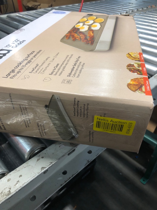 Photo 1 of ****BROKEN IN FRONT****bella 12" x 22" Electric Griddle with EverGood™ Ceramic Nonstick Coating, Removable Temperature Probe, Dishwasher-Safe Drip Tray & Cool Touch Handles, Cook up to 15 Eggs, 1500 Watt, Oatmilk