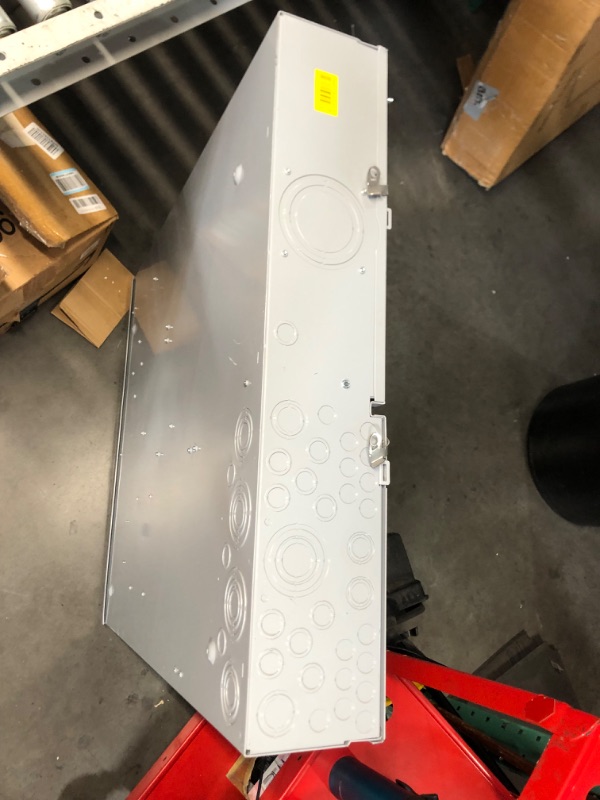Photo 1 of ***DAMAGED - BENT - NO PACKAGING - SEE PICTURES***
Siemens MC0816B1400SCS 120/240 VAC 320 Amp 1-Phase 3-Wire Ring Type Combination Meter Load Center