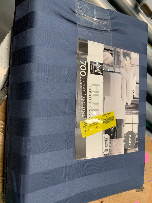 Photo 1 of ***MISSING PARTS***
Member’s Mark 700-Thread-Count Hotel Premier Collection Egyptian Cotton Stripe Sheet Set, KING