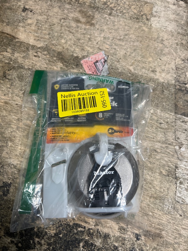 Photo 1 of Master Lock M40XKADCCSEN M40XKAD Discus Lock, Keyed Alike, Silver