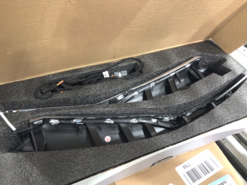 Photo 1 of (Used)Center Console LED Ambient Light, Center Console Trims LED Ambient Light for 3 4 Series G2 G22 G23 G26 M3 G8 M4 G82 G83 LHD 219 Onwards (Carbon Fiber Look)